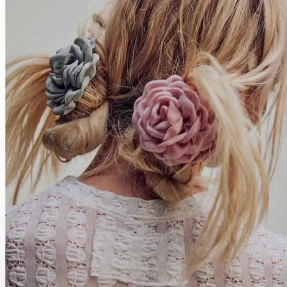 Free People Rosette Claw Clip NWT